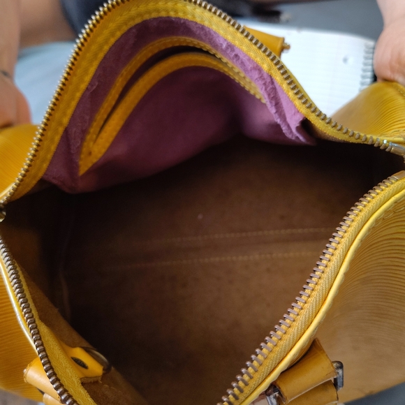 Lv purse - Picture 11 of 16